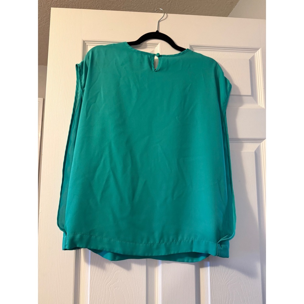 Everly Teal Green Sleeveless Embroidered V-Neck Blouse Keyhole Back Top Small - Picture 5 of 8